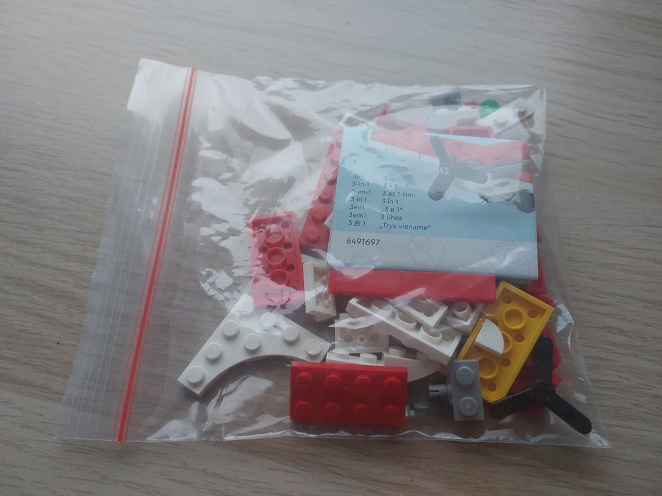 LEGO Creator 30669 Iconic Red Plane, Foto 2 von 2