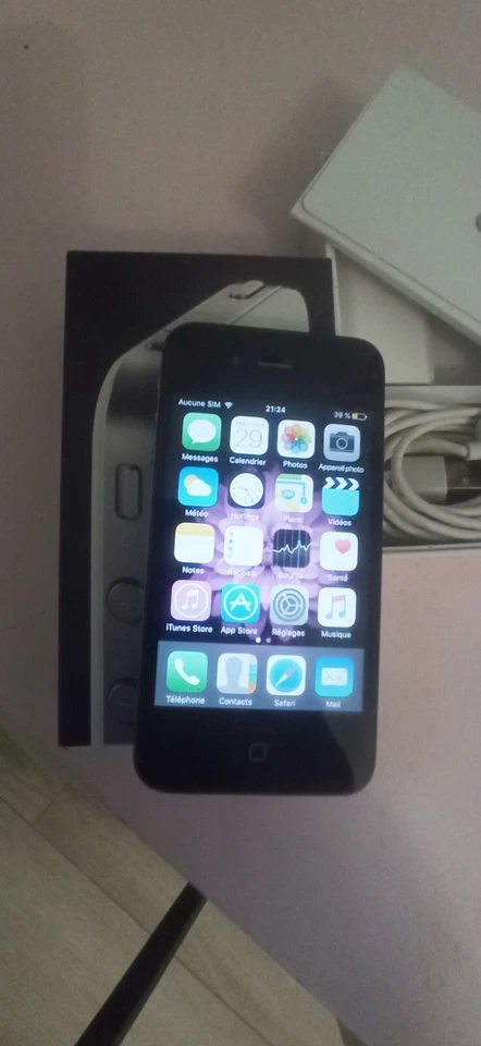 Apple iPhone 4s - 8 Go - blanc, photo 1 sur 3