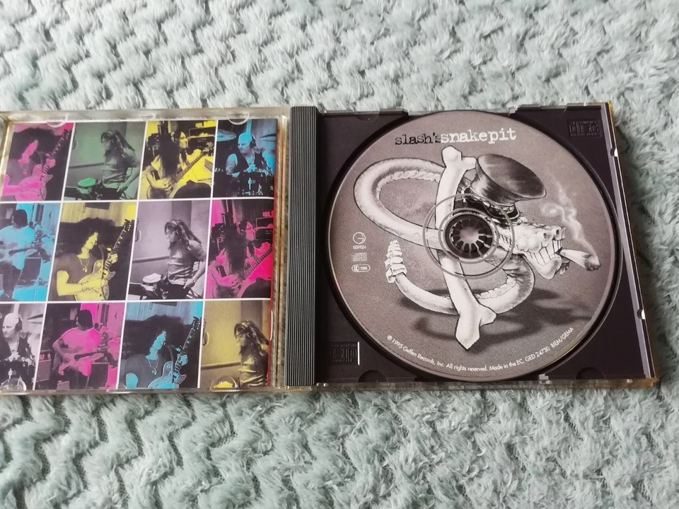 SLASH'S SNAKEPIT CD IT'S FIVE O'CLOCK SOMEWHERE 1995 - Bild 3 von 4