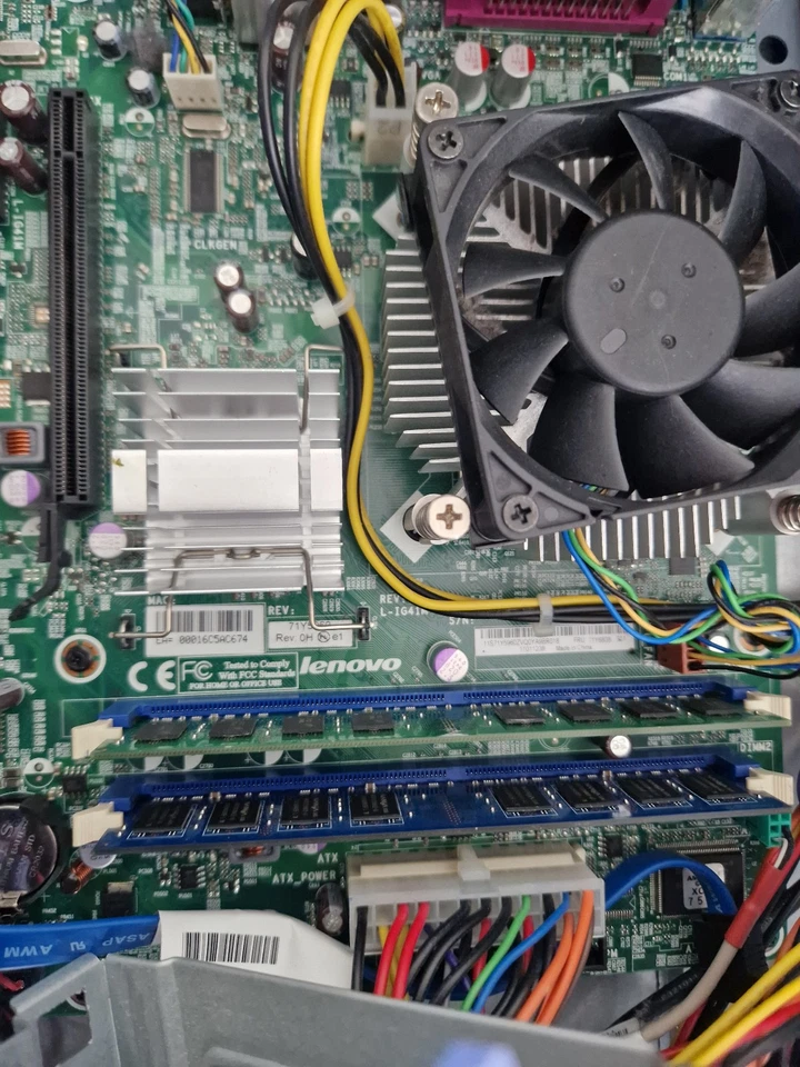 Lenovo ThinkCentre A58 - Bild 2 von 4