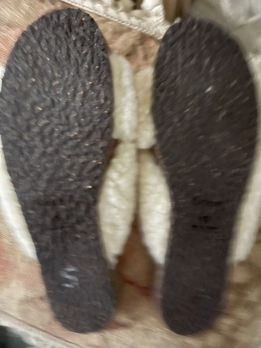 Flattered Knotted Genuine off white Shearling Sandal 37 /6.5 /7 NWOT - Picture 3 of 3