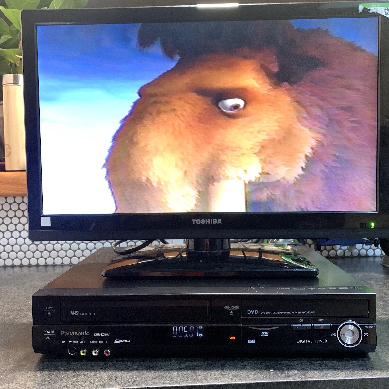 Panasonic DMREZ485V VHS / DVD Recorder Combo HDMI VCR Remote Manual