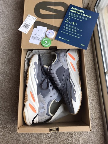 yeezy wave runner 700 magnet