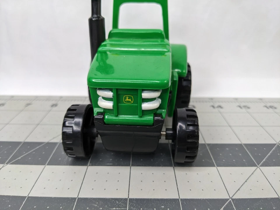 John Deere Tractor Toy Vehicle RC2 4 Inch - Image 2 of 4