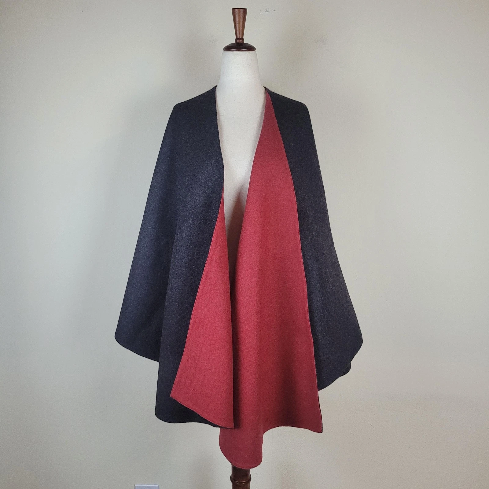 Creativo Cape One Size Gray Red Alpaca Wool Blend Open Peru Poncho Minimalist