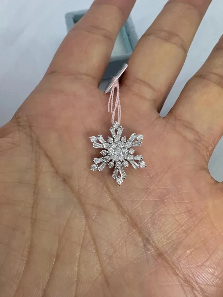 0.94Ct Round Cut Moissanite Snowflake Pendant 14K White Gold Plated Free Chain - Image 2 of 4