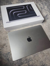 Apple MacBook Pro 2025 M5 512GB 16GB Grey Excellent Conditon