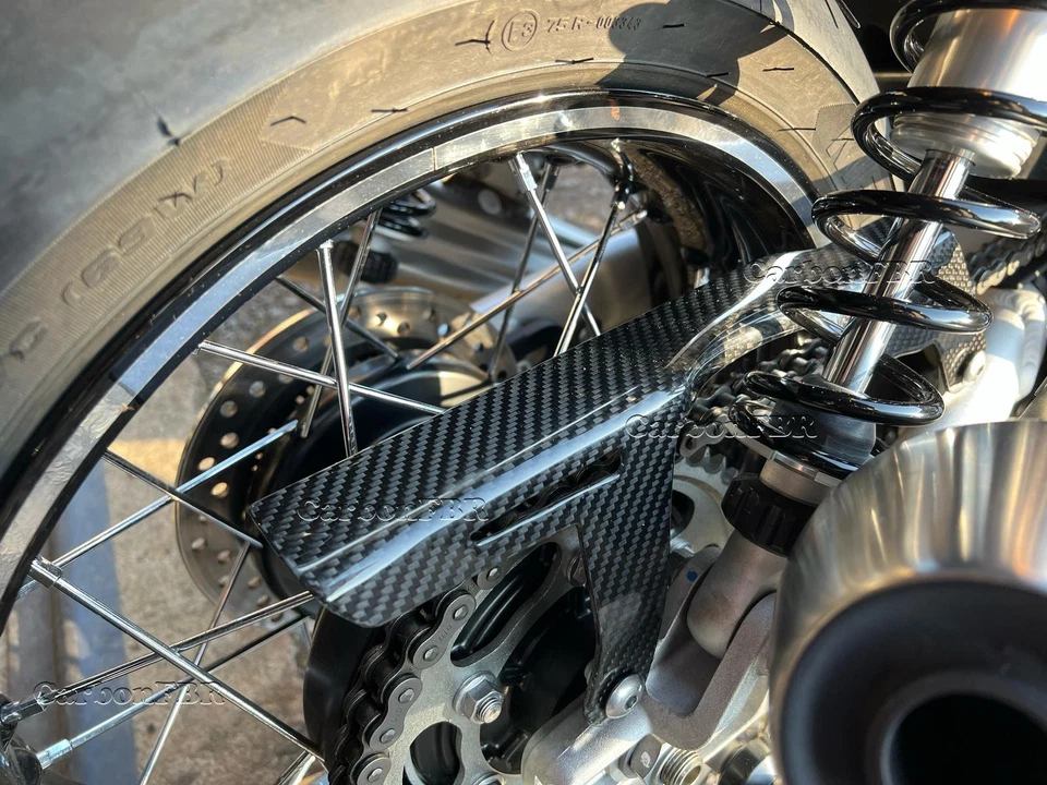 Protector de cadena CarbonFBR: TXT12 - Triumph Thruxton 2016-2023 Foto 4 de 4