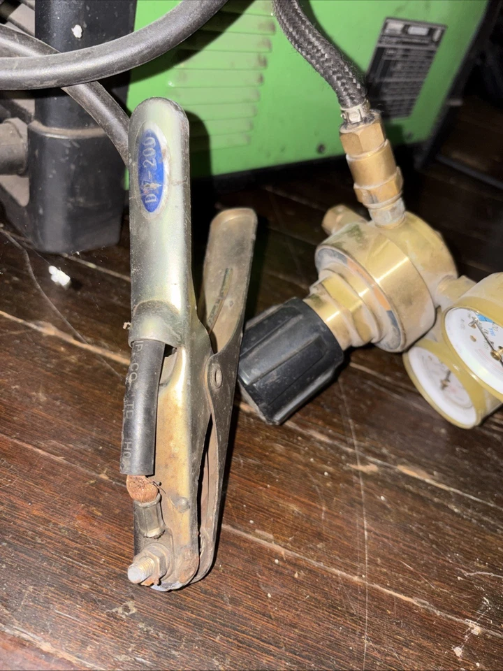 Soldadora Profesional TITANIUM MIG 170 con Entrada 120/240V - Nueva Foto 4 de 4