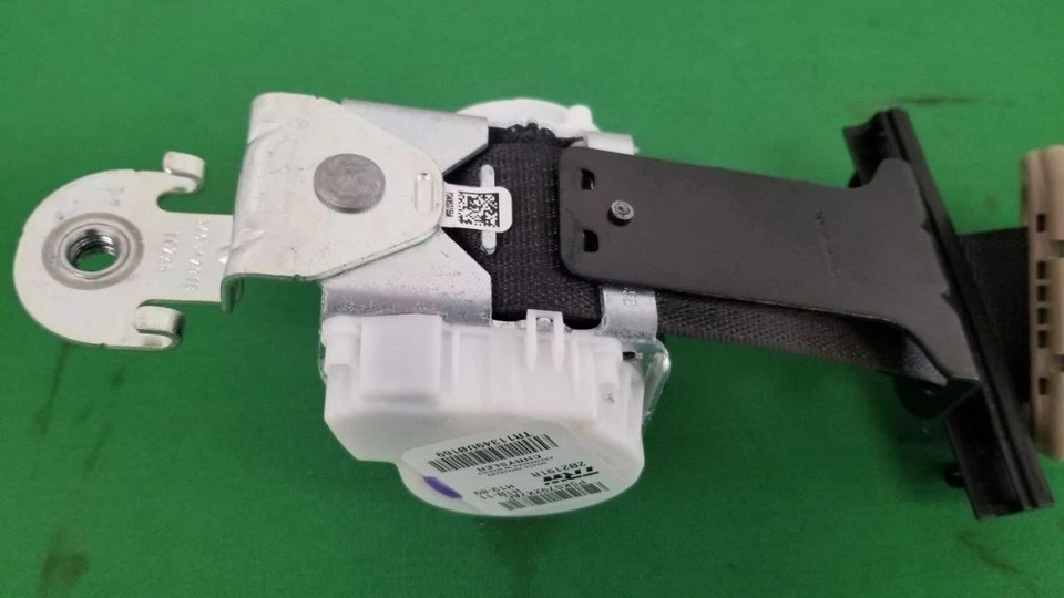 19 DODGE RAM 5500 SEAT BELT FRONT LEFT DRIVER GRAY CREW CAB Foto 4 de 4