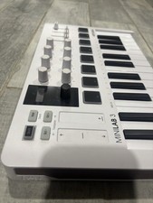 Arturia MiniLab 3 Keyboard Controller - White