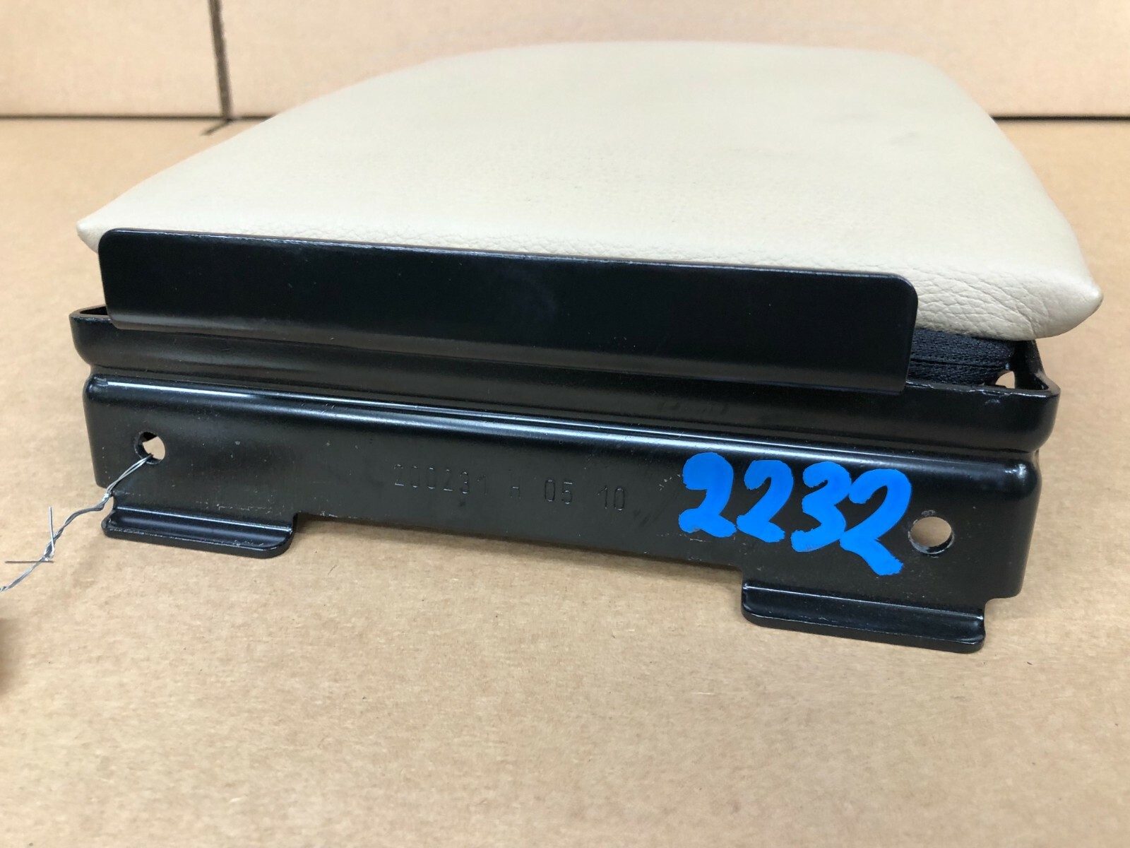 ⭐0713 BMW 328I 335I E90 SEDAN REAR ARM REST CUP HOLDER DAKOTA BEIGE