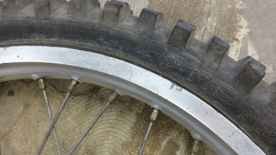 Kawasaki KDX200 1984 Enduro K494-7~ llanta delantera 21" Foto 2 de 4