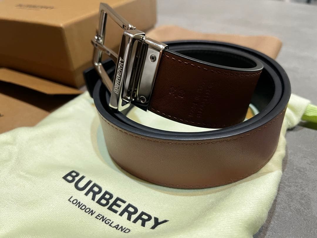 BURBERRY brown embossed black leather reversible good  display picture 3