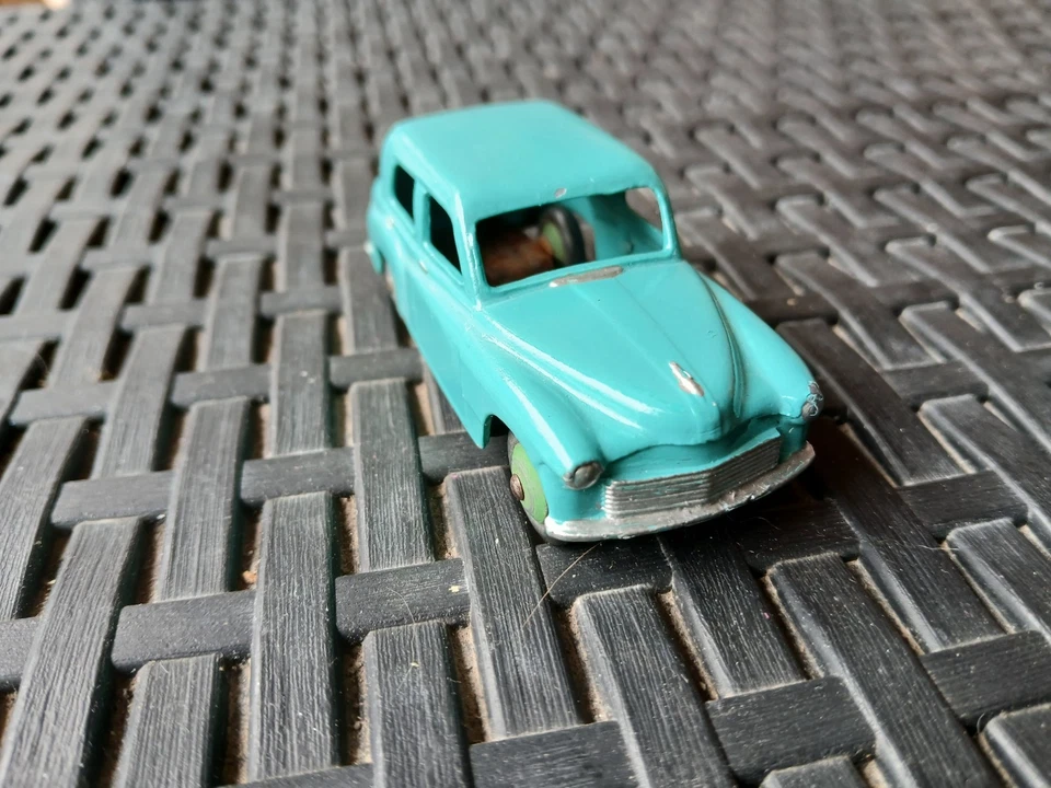 CORGI TOYS HILLMAN MINX OBSOLETA RESTAURATA - Immagine 4 di 4