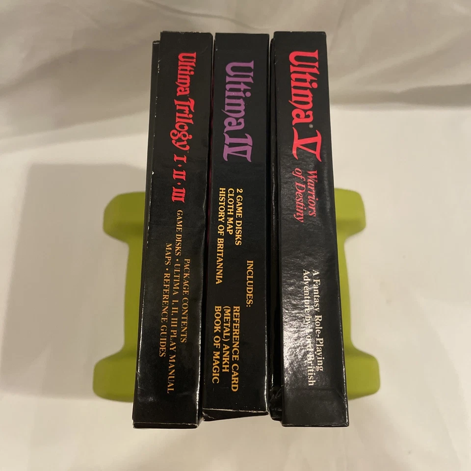 Ultima 1 2 3 4 5 - Cloth Maps Coin Ankh 5.25” Floppy Commodore 64 / 128 UNTESTED - Image 3 of 4