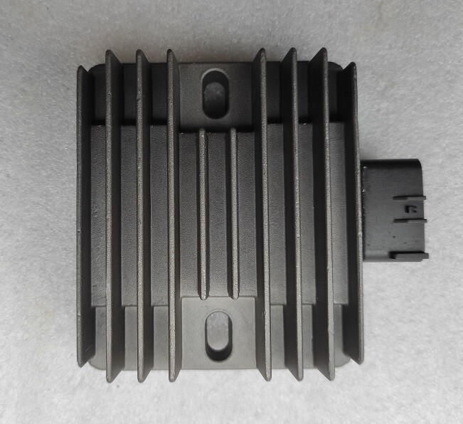 Régulateur de tension R6 pour modèles 2006 à 2015 boîtier alu