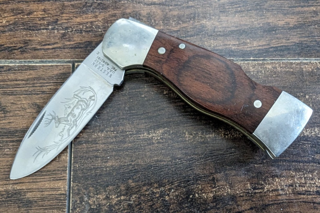 Vtg Western USA S532 Lock Back Folding Knife W sheath, Deer Etching
