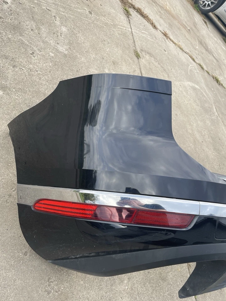 Оригинальный задний бампер 2015 Volkswagen Touareg - Изображение 2 из 4