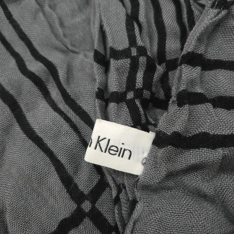 Calvin Klein Men's Scarf Gray With Black Striped Pattern 16x70 Super Soft - Image 4 of 4