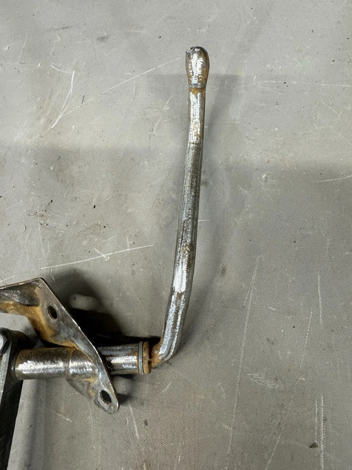 Chevy Impala 1963 1964 acelerador de carburador pedal de gasolina acoplamiento de carburador Belair 327 283 Foto 2 de 4