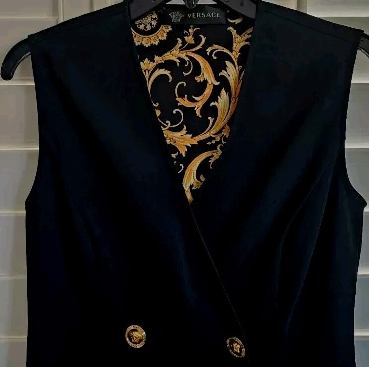 Abito smanicato nero VERSACE con bottoni Medusa oro taglia SMALL