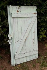 Petit volet ancien en bois