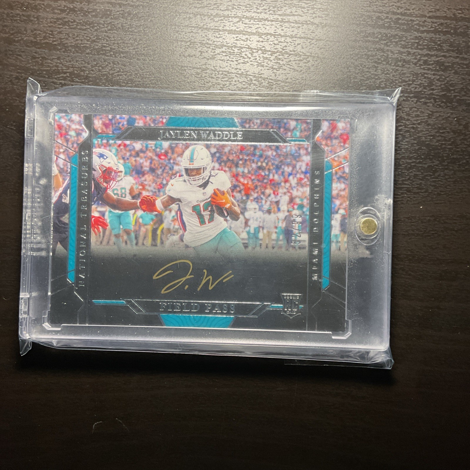 Jaylen Waddle Panini National Treasures Rookie Signatures Field Pass #FPJW Base