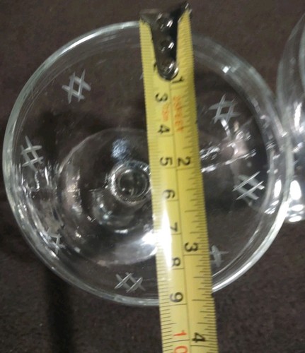 Pair of 2 Criss Cross Banded Depression Era Wine Glasses w/ Cut Glass Design - Picture 10 of 15