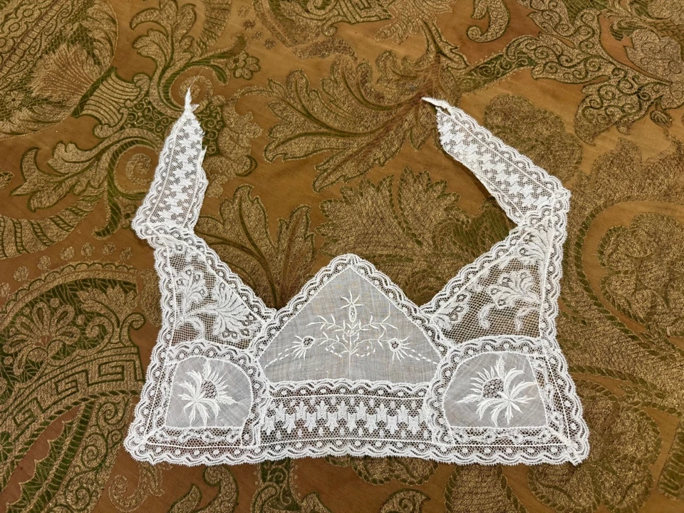Antiguo cuello de encaje Bertha con bordado - estilo capa eduardiana, principios de 1900 Foto 2 de 4