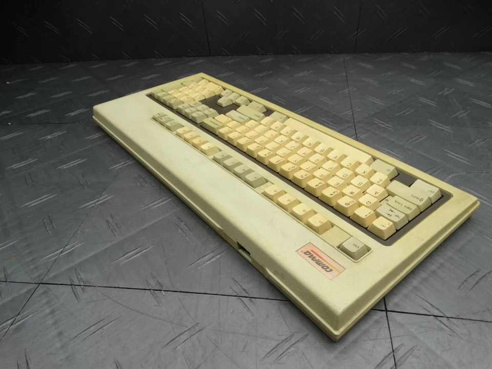 Compaq Mechanical Keyboard Mainframe RT101 XT/AT Connection (Missing Cable) - Image 3 of 4