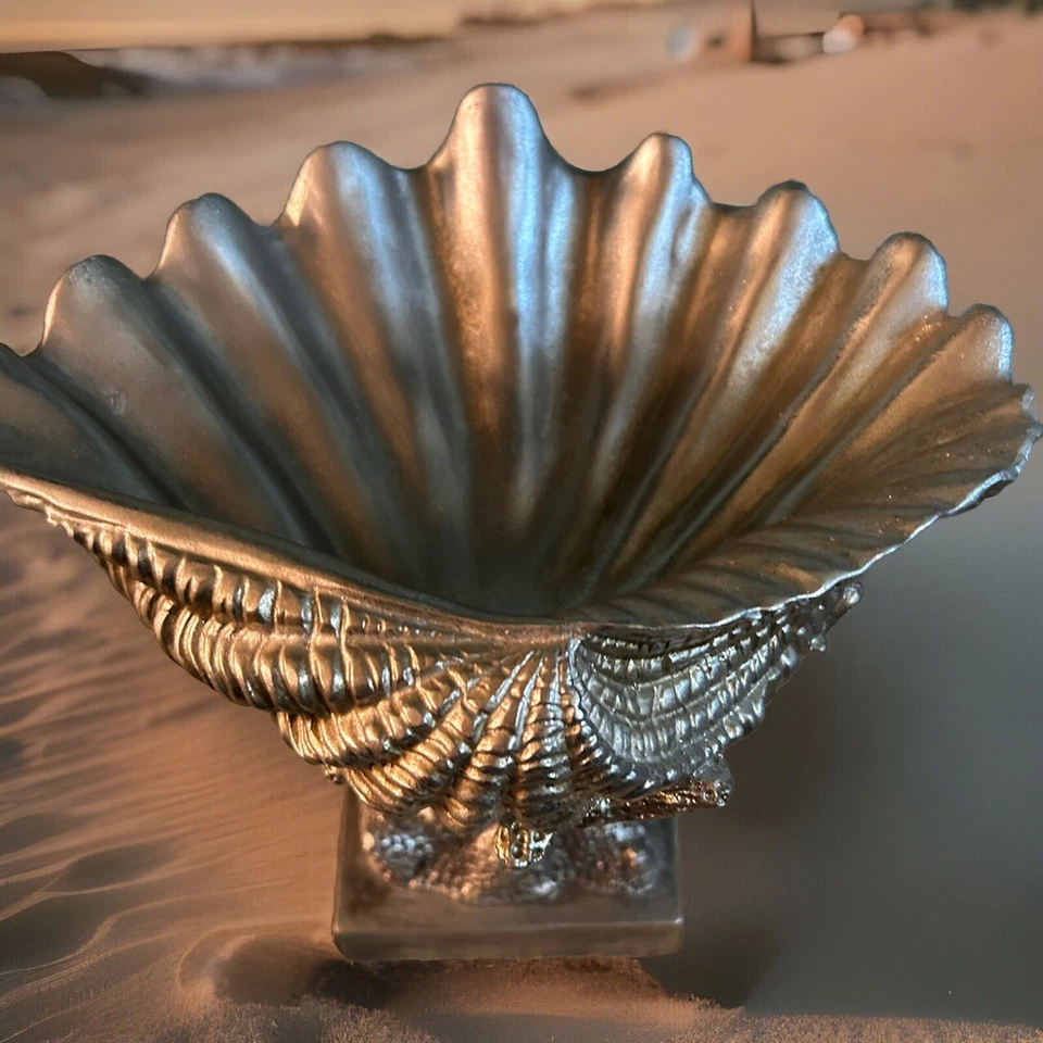 "Florero/jarrón vintage de resina coral decoración de casa jardinera plateado 9"" x 8""" Foto 3 de 4