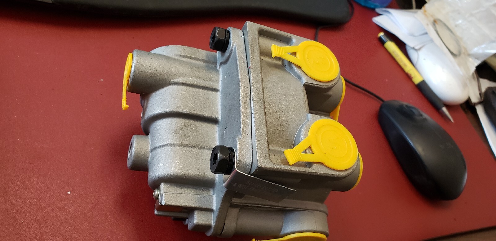 BENDIX Valve Relay 4 PSI Crack Pressure for Freightliner Mack 