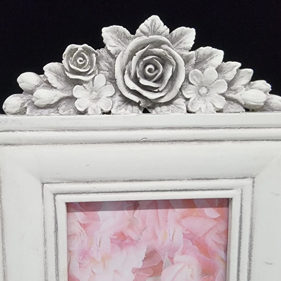 Moldura branca chique gasto com destaque floral superior 3-3/8"x5-3/8" - Imagem 2 de 4