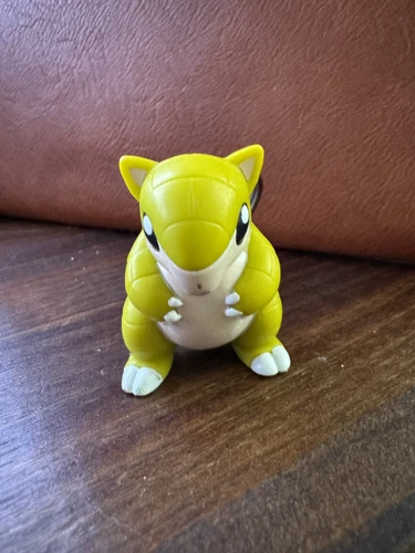 Vintage 1999 Burger King Kids Meal Nintendo Pokemon Sandshrew Toy Keychain