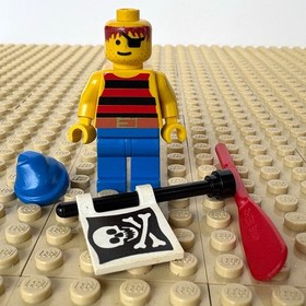 LEGO Pirates 1: Pirate + Jolly Roger Flag, OAR, pi028, 1733, SHIPWRECKED, 1994