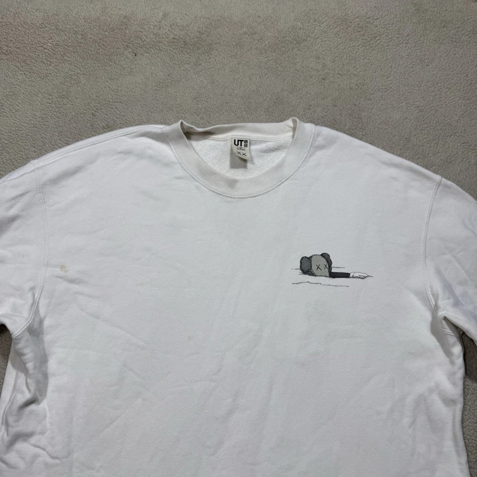Uniqlo x Kaws UT Sweatshirt Womens Extra Large Phaidon Ivory Graphic Crewneck - Image 3 of 4