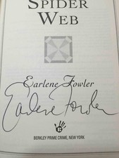 Spider Web (Benni Harper Mystery) - hardcover Fowler, Earlene