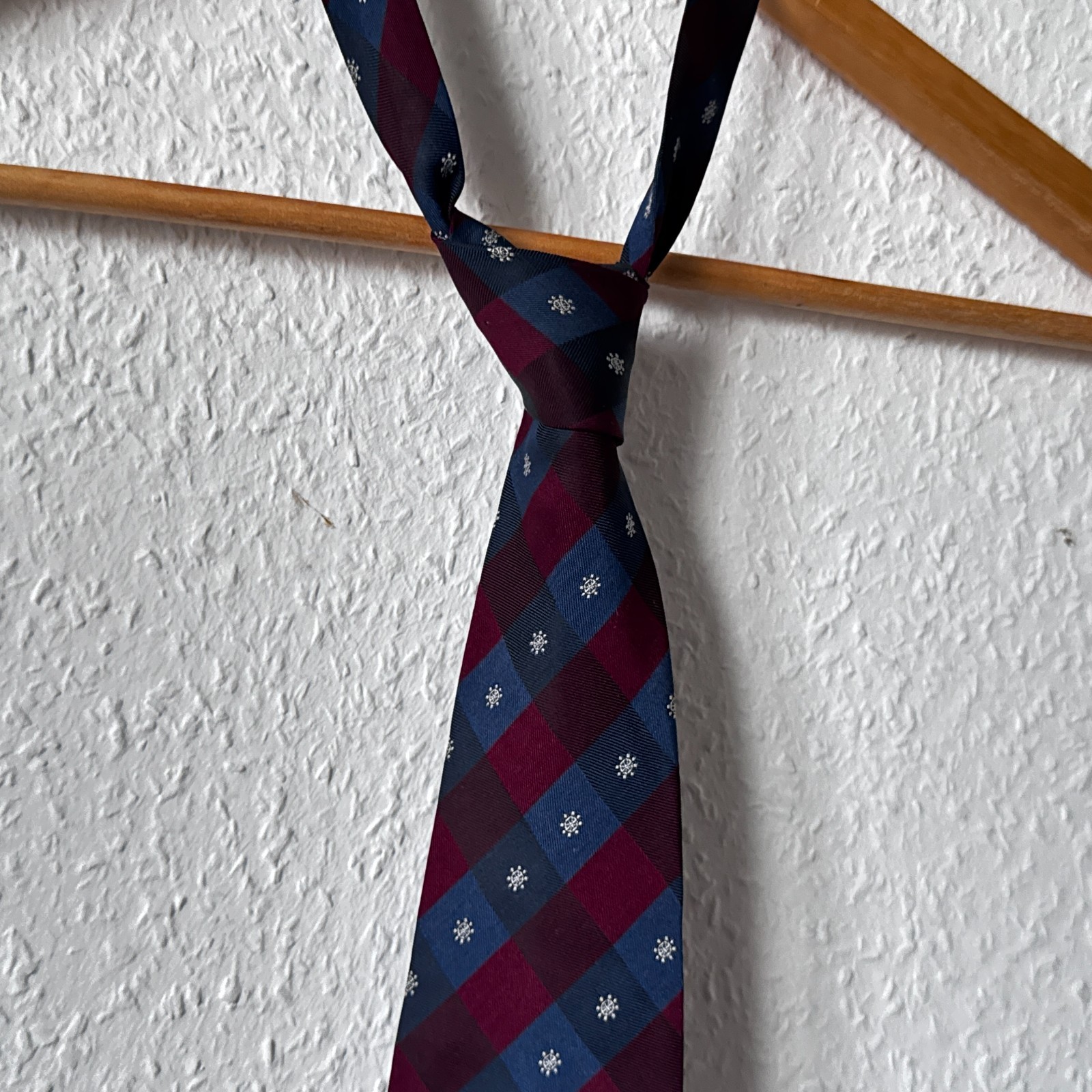 Walbusch Pure Silk Checkered Tie with Snowflake Detail image 4