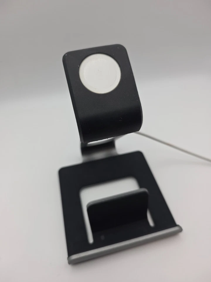 Apple Watch Series 3 38mm w/Extras - Image 3 of 4