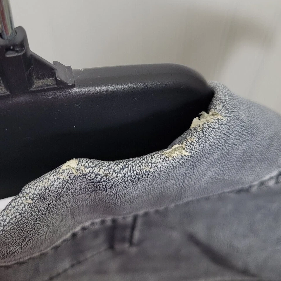 Chaleco Erin London de cuero sintético con estampado de mezclilla para hombre talla XL Foto 4 de 4