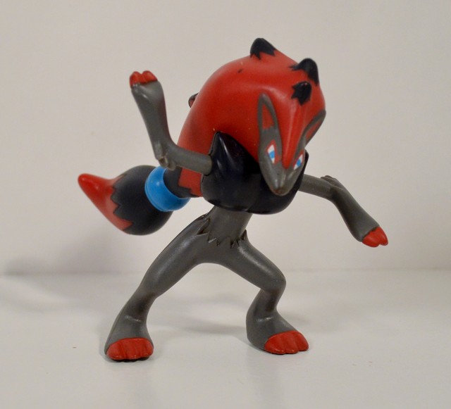 zoroark figure