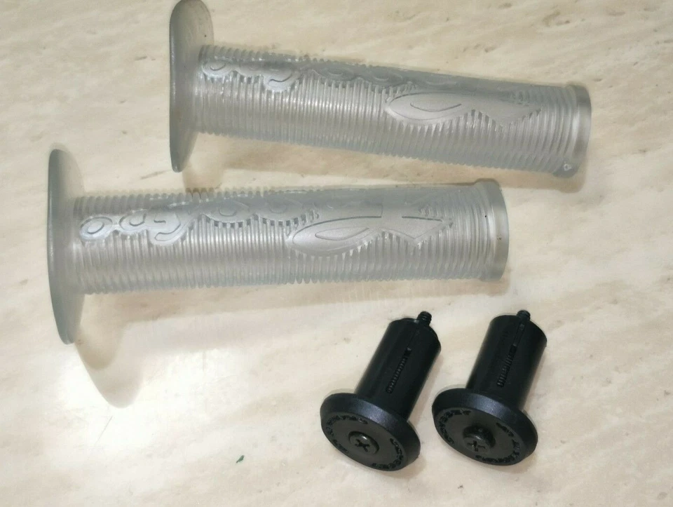 Odyssey Gedda Grip mid school BMX bicycle grips 134mm with Original End Plug - Image 4 of 4