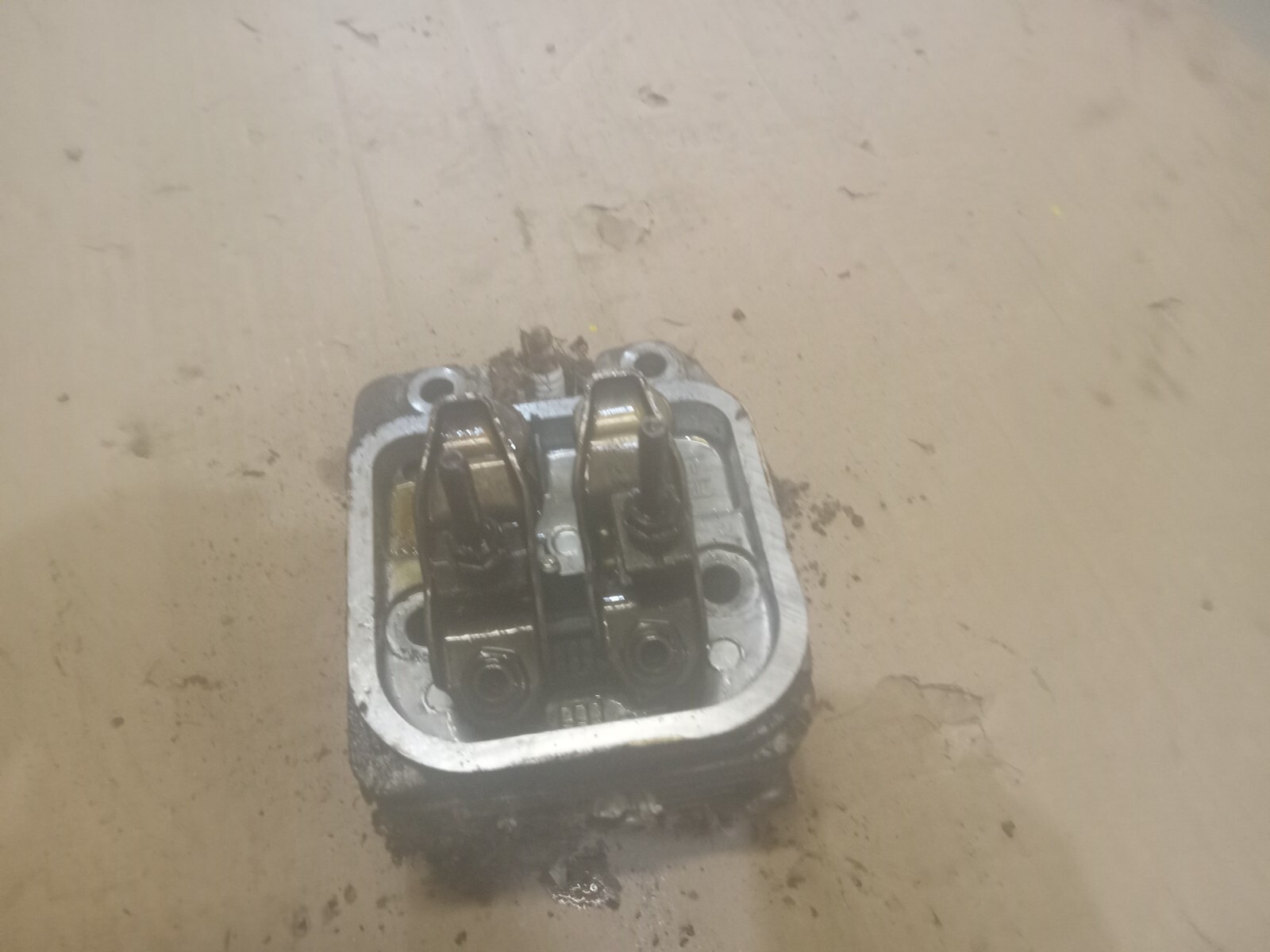 Briggs & Stratton right cylinder head 809200 | eBay