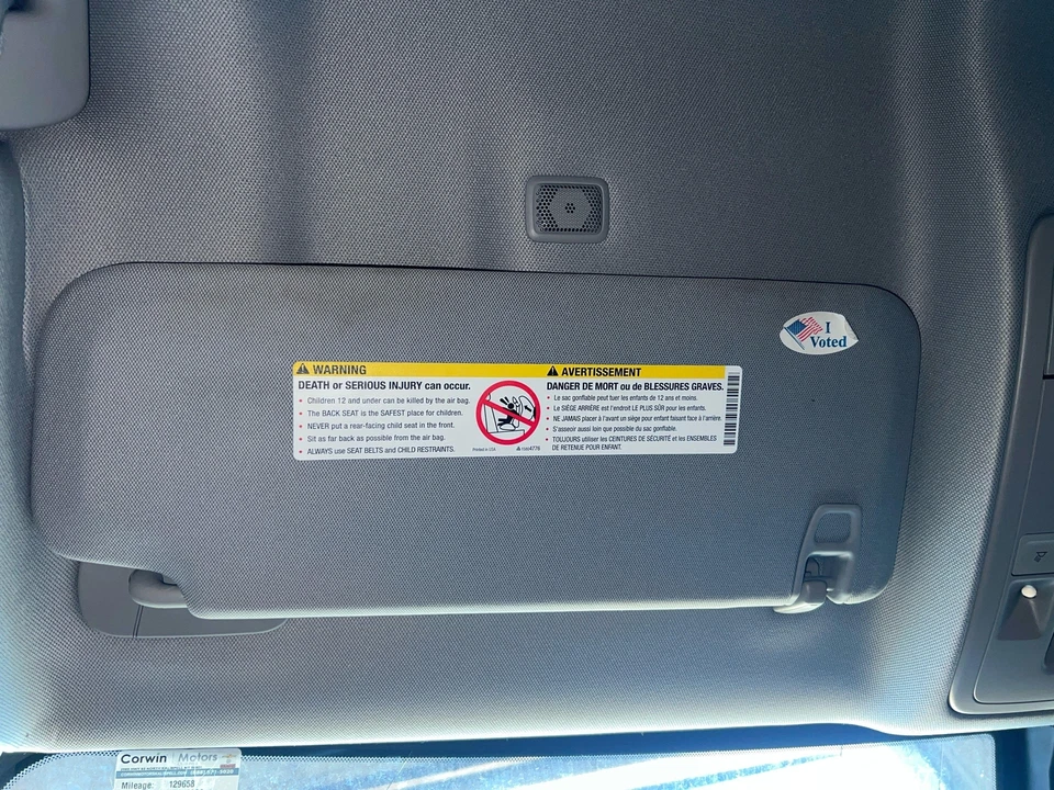 2015 - 2019 Chevy Silverado 2500HD Driver LH Left Gray Illuminated Sun Visor Foto 3 de 3