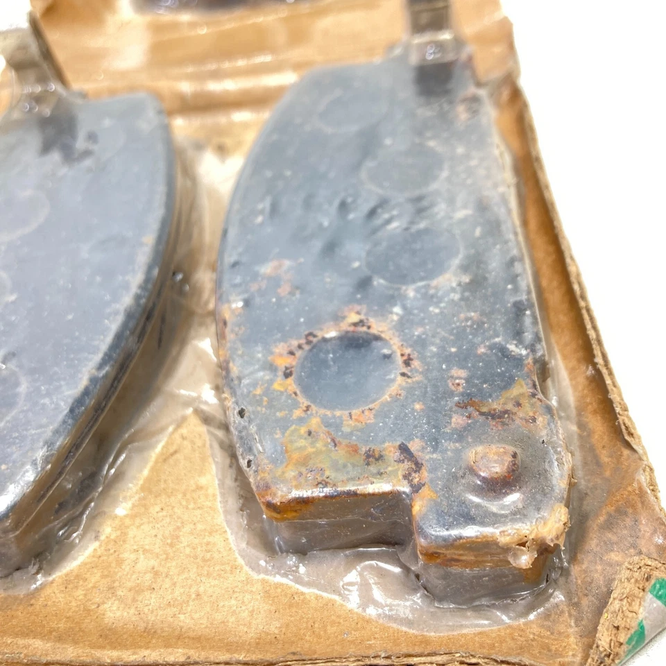 Pastilhas de freio a disco Akebono AA-137WK serve para Isuzu Faster KB NOS Japão - Imagem 2 de 4