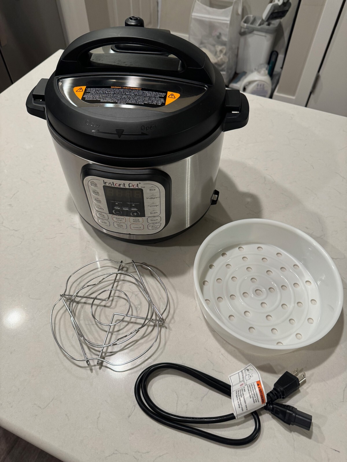 Instant Pot IPDUO60 6 qt. 7in1 Electric Pressure Cooker Black