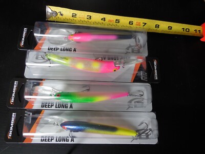 LOT OF 4 BOMBER DEEP LONG A 25A LURES  WALLEYE.  4 COLORS