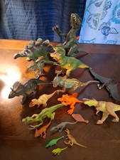 Dinosaur Toy Figures Mixed Lot Of 17 Rubber and Plastic Toys. Read