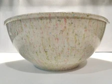 VINTAGE UNMARKED 10" CONFETTI BEIGE MELAMINE MIXING BOWL TAB HANDLES